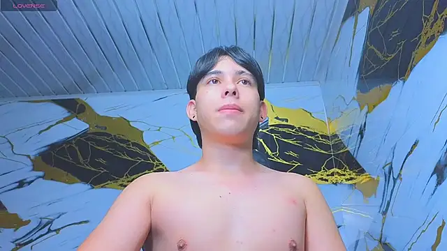 Suarezz10  online show from 5, 12, 2025