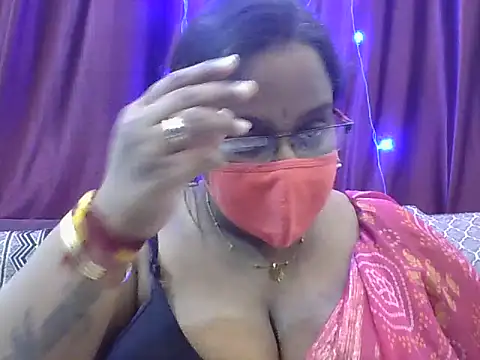 hootypriya online show from 4, 3, 2026