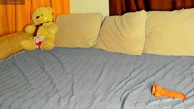 Snapshot of Eva_purrr_ chatting on 8, 11, 2025 Eva purrr online show from 8, 11, 2025