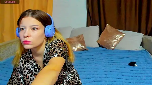 Snapshot of Eva_purrr_ chatting on 27, 11, 2025 Eva purrr online show from 27, 11, 2025