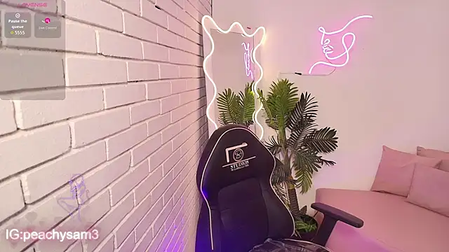 PEACHY TAY online show from 25, 11, 2025