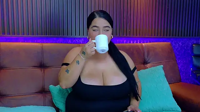 Snapshot of CameronJonnes chatting on 10, 11, 2025 CameronJonnes online show from 10, 11, 2025