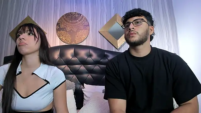 Snapshot of mikeandlucy_ chatting on 5, 11, 2025 mikeandlucy online show from 5, 11, 2025