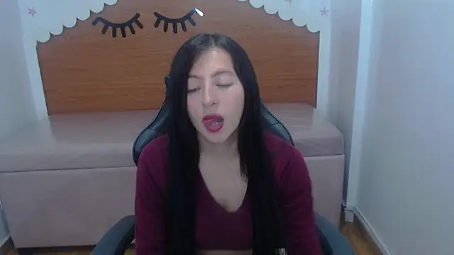 scarlett percy t online show from 13, 12, 2025