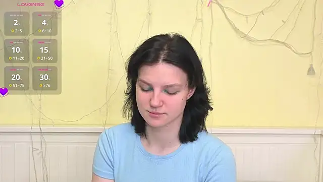 LatinaHuguenin online show from 15, 12, 2025