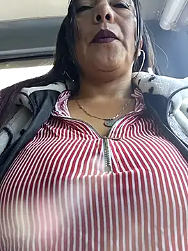 Snapshot of misshot_02 chatting on 5, 12, 2025 misshot 02 online show from 5, 12, 2025