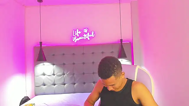 Liams18 online show from 22, 11, 2025