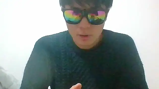 Snapshot of hiroto11058 chatting on 14, 12, 2025 hiroto11058 online show from 14, 12, 2025