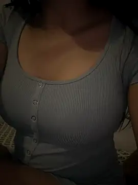 yourbabes909 online show from 5, 11, 2025