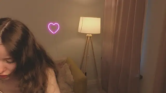 eirakiliana online show from 5, 12, 2025