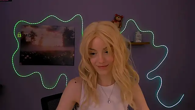 Snapshot of mia_starrr_ chatting on 7, 3, 2026 mia starrr online show from 7, 3, 2026