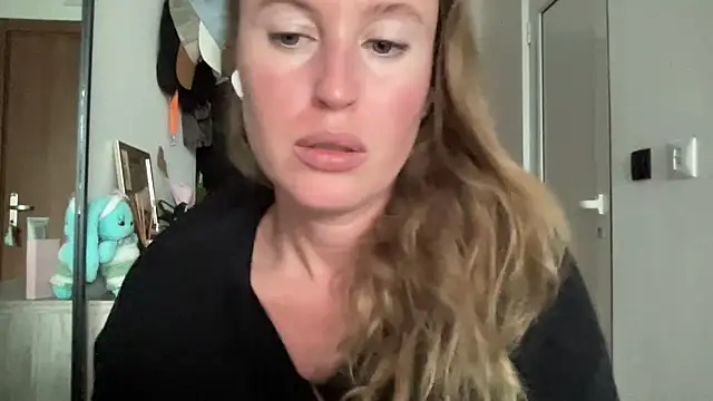 Snapshot of Ameli8 chatting on 5, 11, 2025 Ameli8 online show from 5, 11, 2025