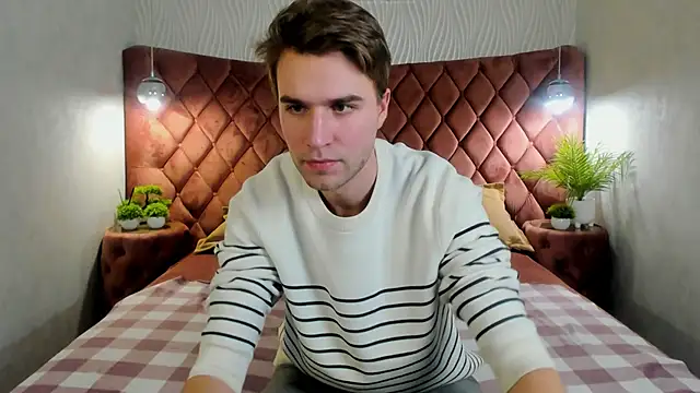 Snapshot of JonnahHell chatting on 5, 11, 2025 JonnahHell online show from 5, 11, 2025