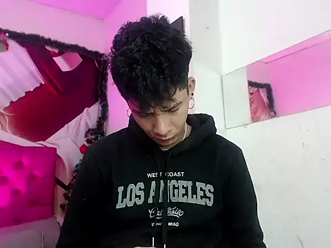 Lovers Spicy online show from 18, 12, 2025