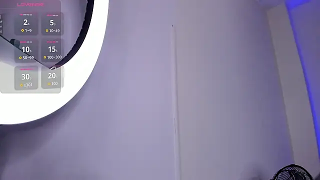 Nyra lux16 online show from 8, 11, 2025