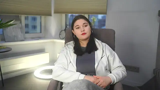 Snapshot of MonetBrinkman chatting on 12, 11, 2025 MonetBrinkman online show from 12, 11, 2025