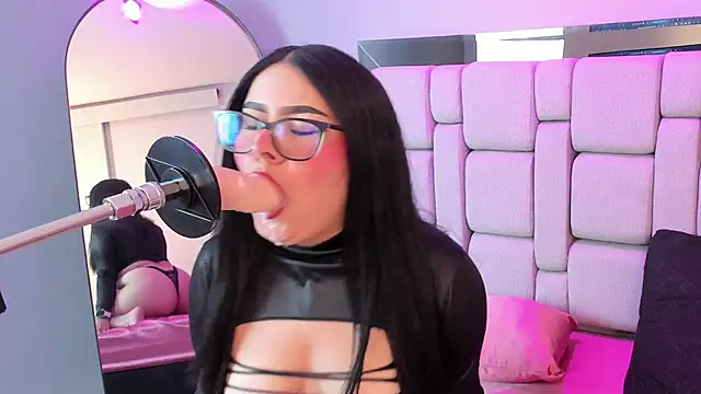 Snapshot of Amy_whittee chatting on 14, 12, 2025 Amy whittee online show from 14, 12, 2025