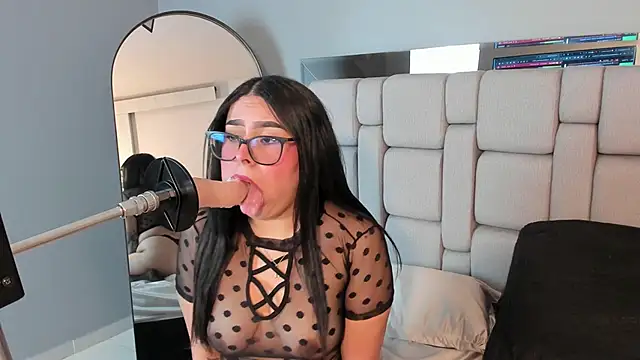 Snapshot of Amy_whittee chatting on 16, 12, 2025 Amy whittee online show from 16, 12, 2025