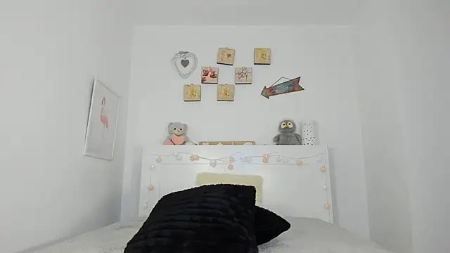 Snapshot of Blueee_diamond chatting on 22, 11, 2025 Blueee diamond online show from 22, 11, 2025