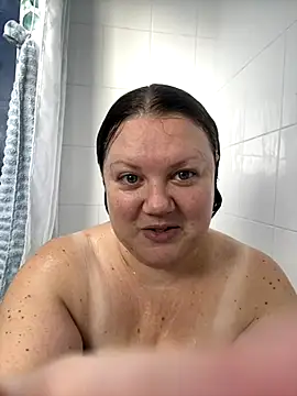 Snapshot of RealWoman84 chatting on 17, 11, 2025 RealWoman84 online show from 17, 11, 2025