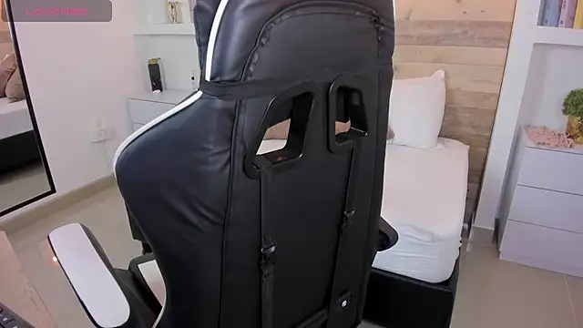 coral rosse  online show from 22, 12, 2025