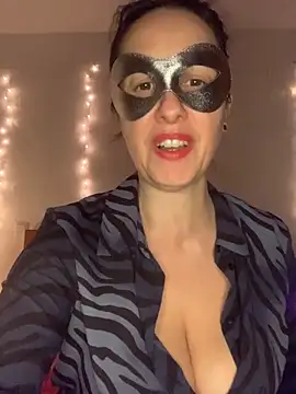 massagistahotbrunette online show from 23, 3, 2026