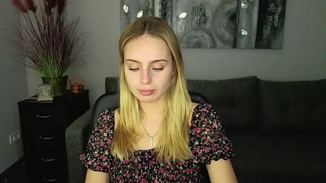 Tina Jonesi online show from 8, 11, 2025