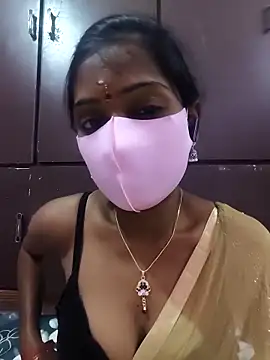 Snapshot of siritelugubutterfly chatting on 13, 11, 2025 siritelugubutterfly online show from 13, 11, 2025