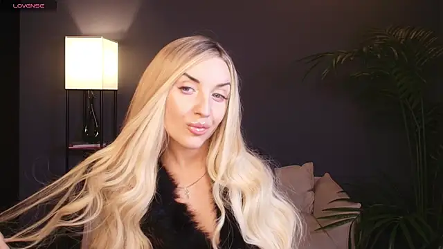 Snapshot of _Mi1a_ chatting on 2, 3, 2026 Mi1a online show from 2, 3, 2026