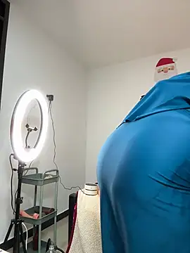 Snapshot of sweetmuslim01 chatting on 4, 1, 2025 sweetmuslim01 online show from 4, 1, 2025