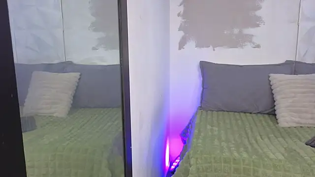 AuroraLanee  online show from 7, 1, 2026