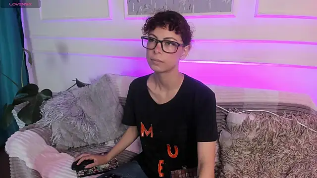 AliceMadnes online show from 15, 2, 2026