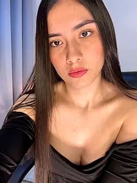 Snapshot of MissEmma__ chatting on 16, 12, 2025 MissEmma online show from 16, 12, 2025