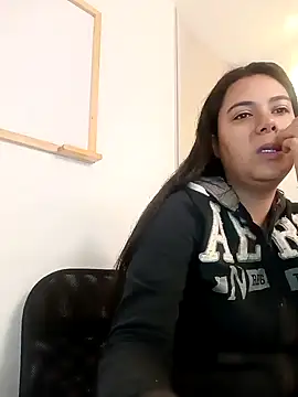 LorieFerrer online show from 5, 2, 2025