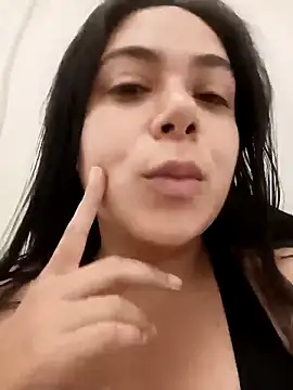 LorieFerrer online show from 4, 3, 2025