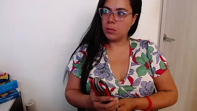 LorieFerrer online show from 7, 3, 2025