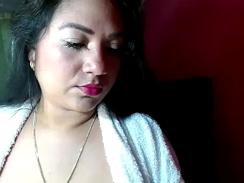 KAROLOLIVERO online show from 8, 11, 2025