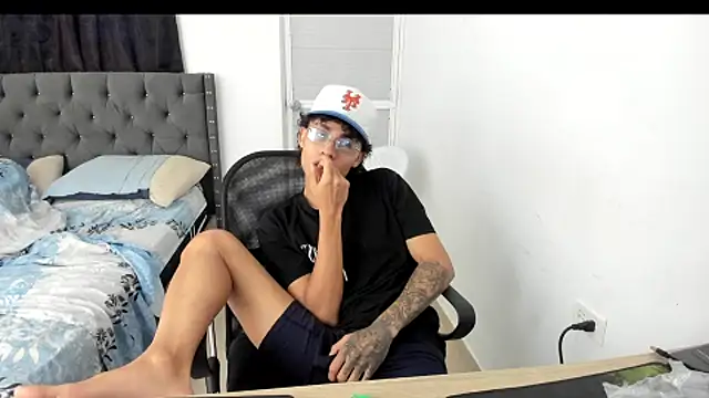 Snapshot of raccon_master chatting on 12, 11, 2025 raccon master online show from 12, 11, 2025