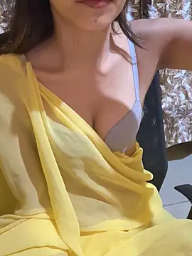 Snapshot of indianHasinna chatting on 15, 12, 2025 indianHasinna online show from 15, 12, 2025