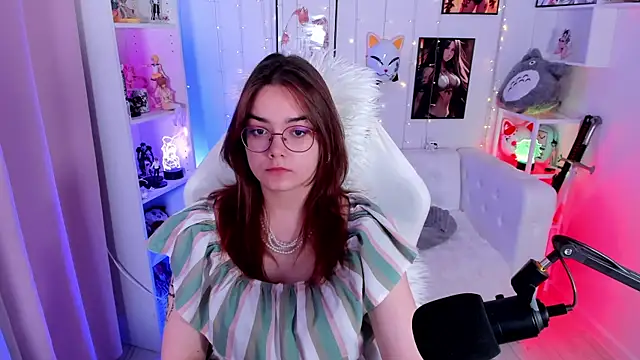 Lily  Evans online show from 23, 11, 2025