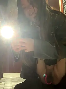 Snapshot of luna-sisi chatting on 19, 11, 2025 luna-sisi online show from 19, 11, 2025