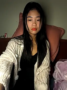 Snapshot of Lynly_k2 chatting on 8, 3, 2026 Lynly k2 online show from 8, 3, 2026