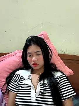 Snapshot of Lynly_k2 chatting on 12, 3, 2026 Lynly k2 online show from 12, 3, 2026