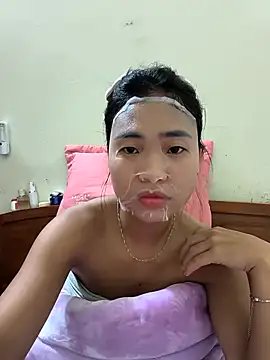 Snapshot of Lynly_k2 chatting on 12, 3, 2026 Lynly k2 online show from 12, 3, 2026