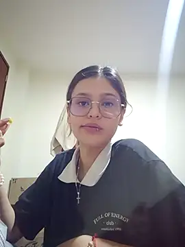 lili ra online show from 10, 11, 2025