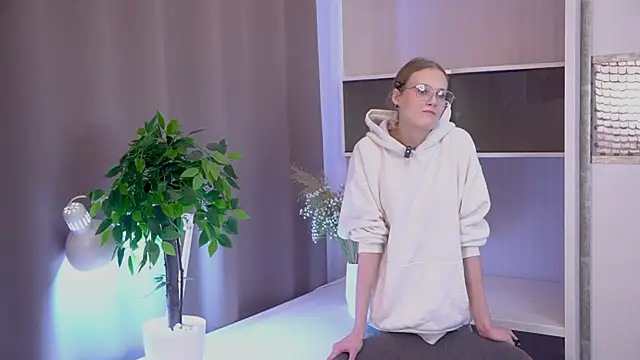 LilianGlenna online show from 9, 11, 2025