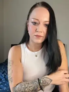 TattooLaraa online show from 8, 11, 2025