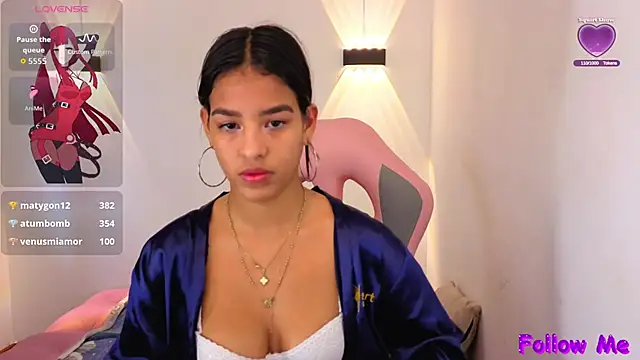 alexandraclaire9 online show from 2, 12, 2025