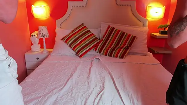 Snapshot of Amber_And_Nathan_ chatting on 12, 11, 2025 Amber And Nathan online show from 12, 11, 2025