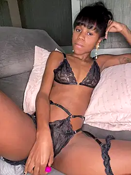 mayalouise online show from 19, 11, 2025